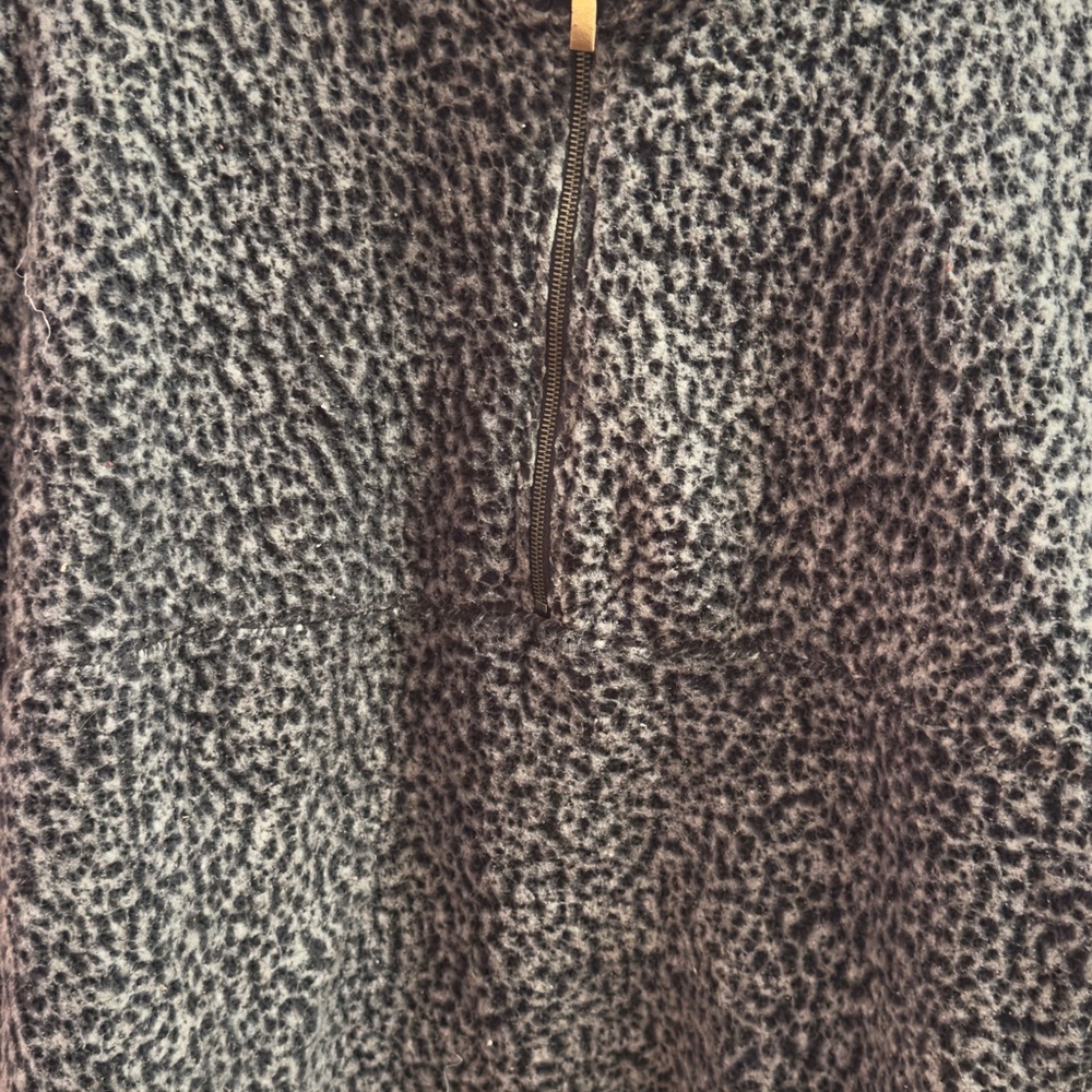 Time and Tru Gray Patterned Fleece Pullover